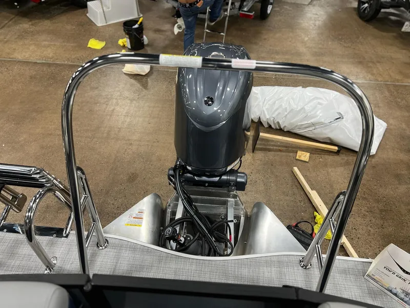 Slide: The Image of Berkshire 24E CTS 3.0 Tritoon 2026 - 13