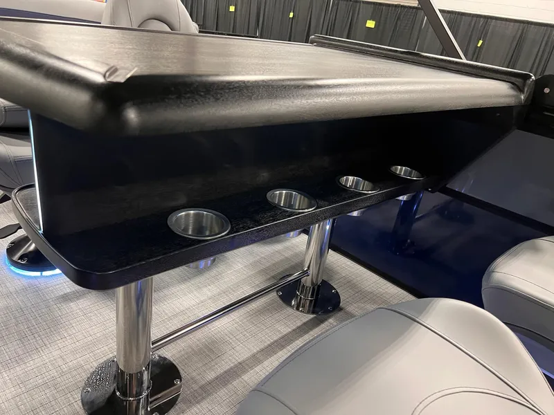 Slide: The Image of Berkshire 24E CTS 3.0 Tritoon 2026 - 16