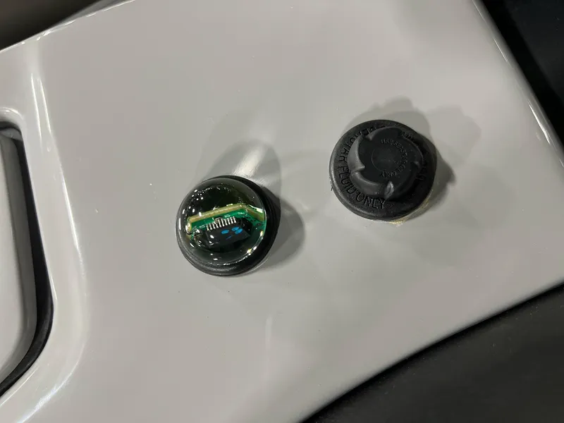 Slide: The Image of Berkshire 24E CTS 3.0 Tritoon 2026 - 8