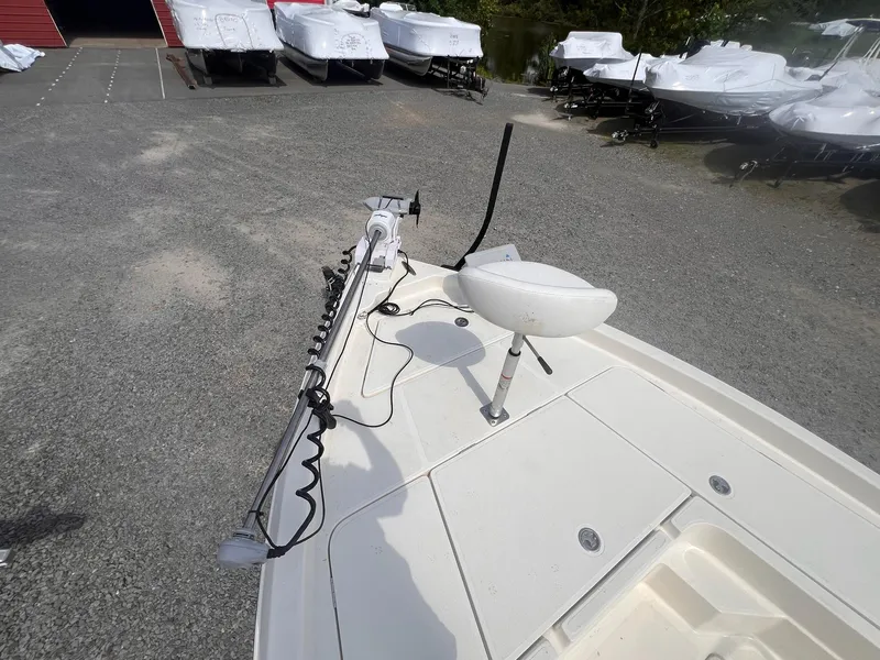 Slide: The Image of Skeeter SX210 2021 - 15