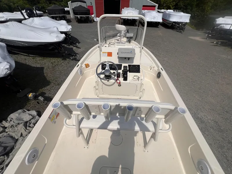 Slide: The Image of Skeeter SX210 2021 - 17