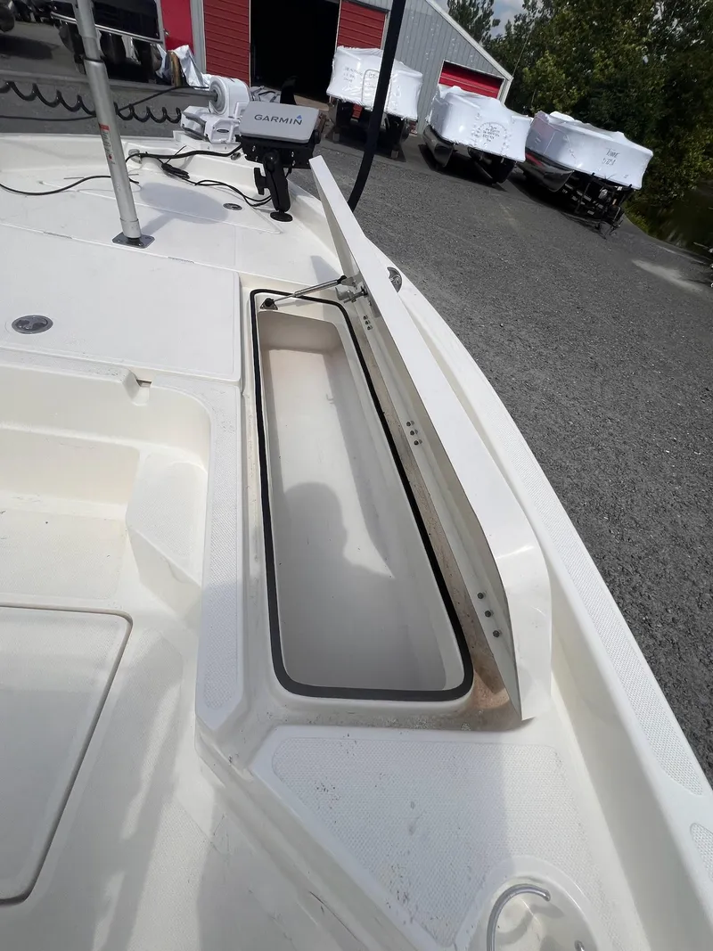 Slide: The Image of Skeeter SX210 2021 - 19