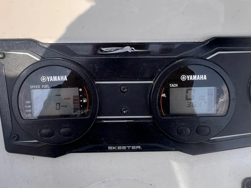 Slide: The Image of Skeeter SX210 2021 - 24