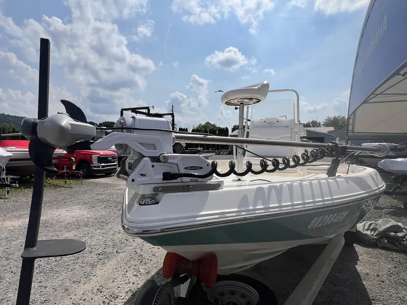 Slide: The Image of Skeeter SX210 2021 - 25