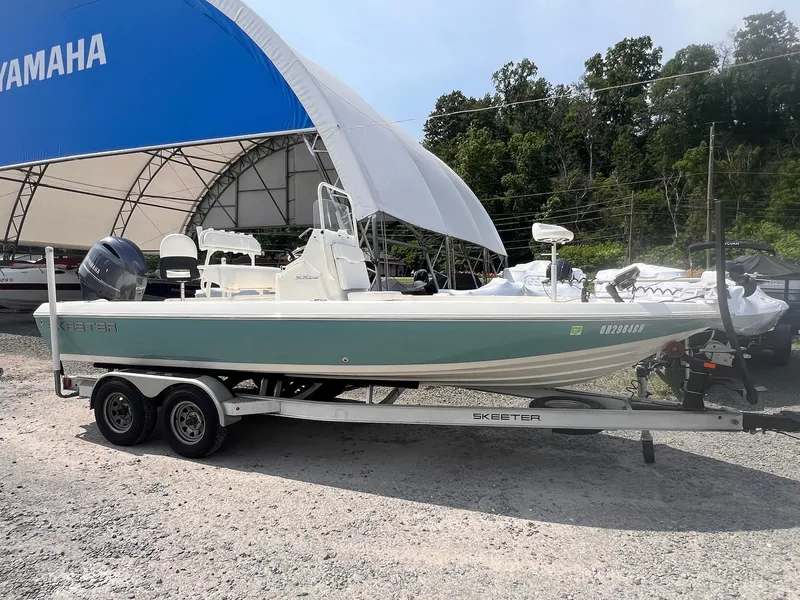 Slide: The Image of Skeeter SX210 2021 - 43