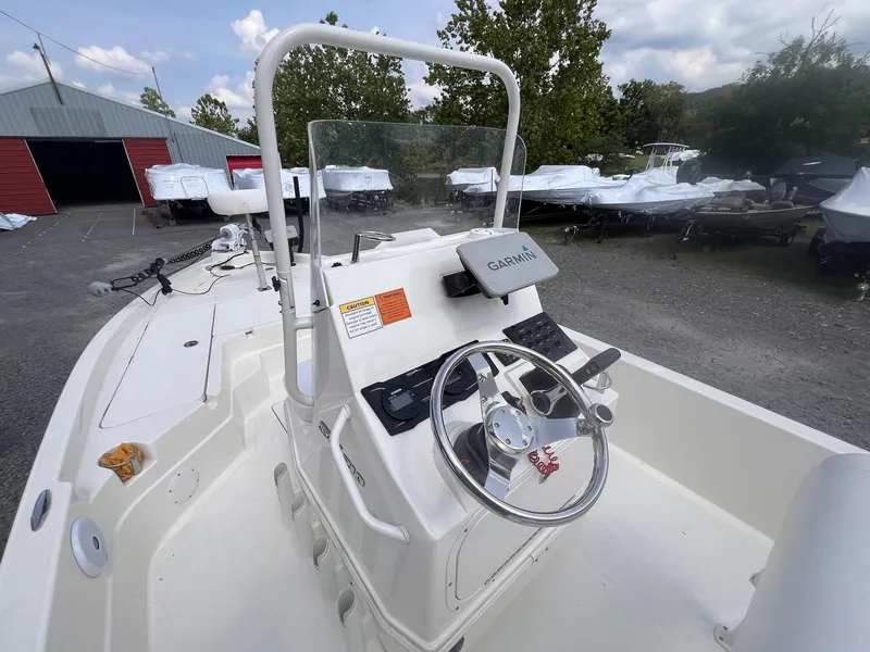 Slide: The Image of Skeeter SX210 2021 - 44