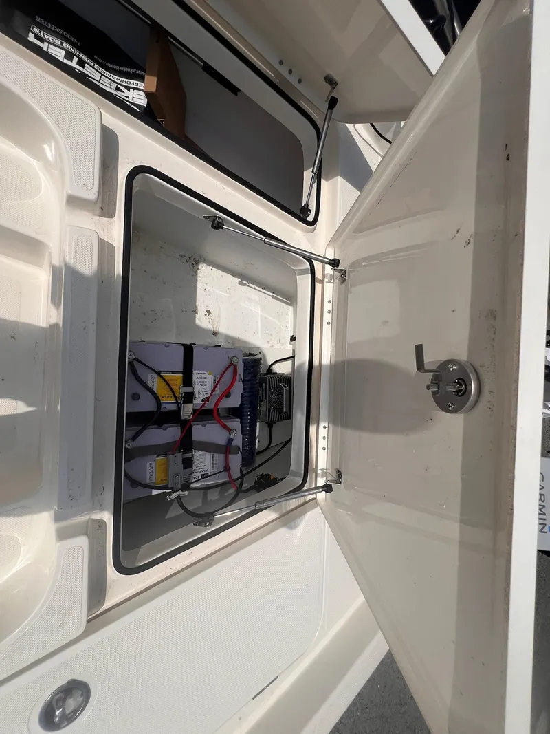 Slide: The Image of Skeeter SX210 2021 - 47