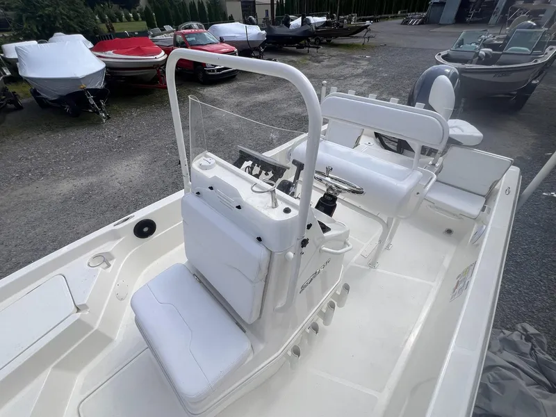 Slide: The Image of Skeeter SX210 2021 - 9