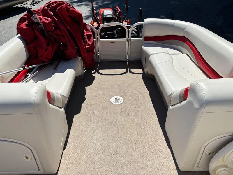 Slide: The Image of Sun Tracker 22 Party Barge 2005 - 13