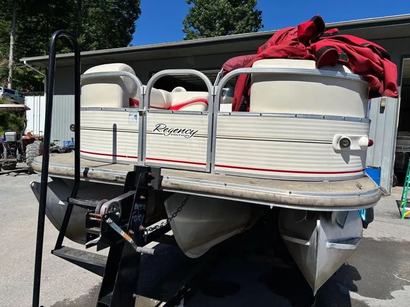 Slide: The Image of Sun Tracker 22 Party Barge 2005 - 19