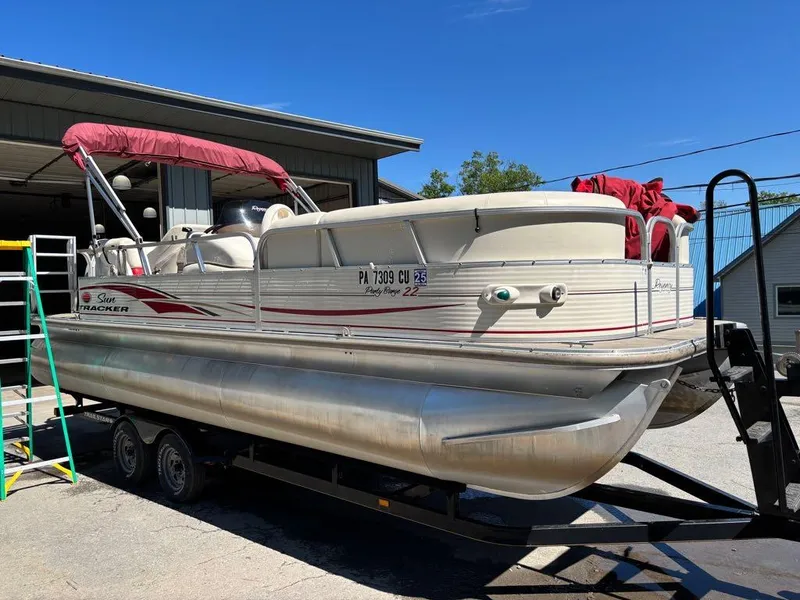 Slide: The Image of Sun Tracker 22 Party Barge 2005 - 3