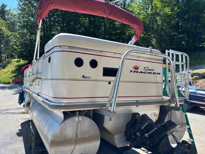 Slide: The Image of Sun Tracker 22 Party Barge 2005 - 8