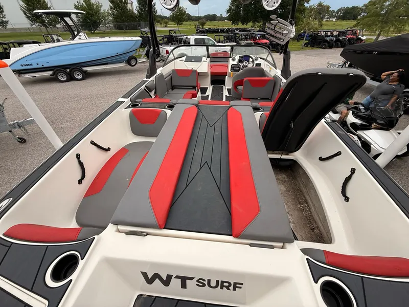 Slide: The Image of Heyday Wake Boats WTSurf 2018 - 12