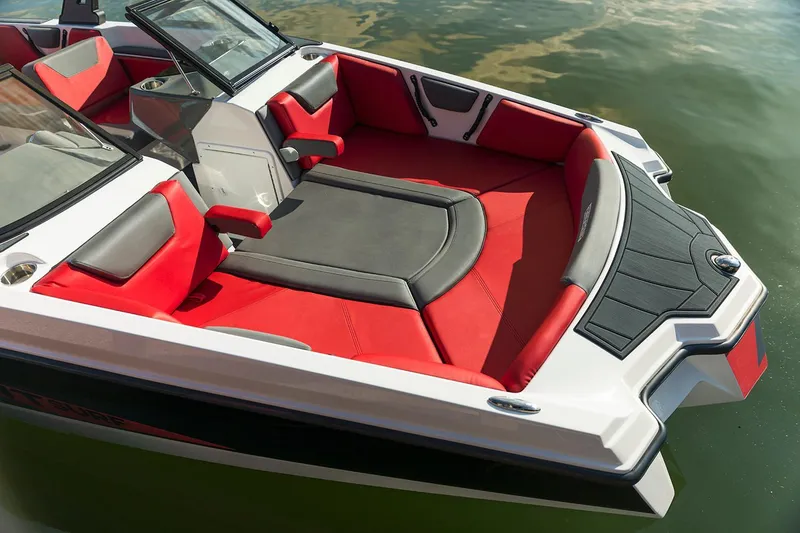 Slide: The Image of Heyday Wake Boats WTSurf 2018 - 28