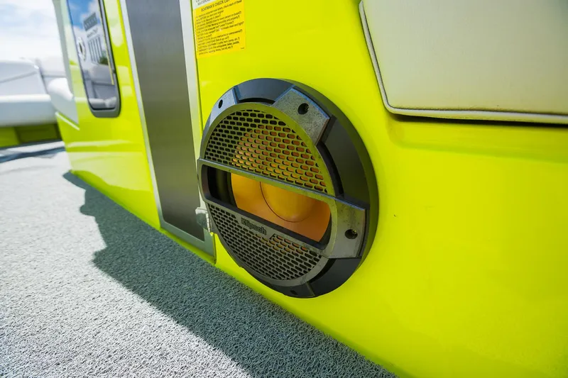 Slide: The Image of MasterCraft X23 2018 - 50