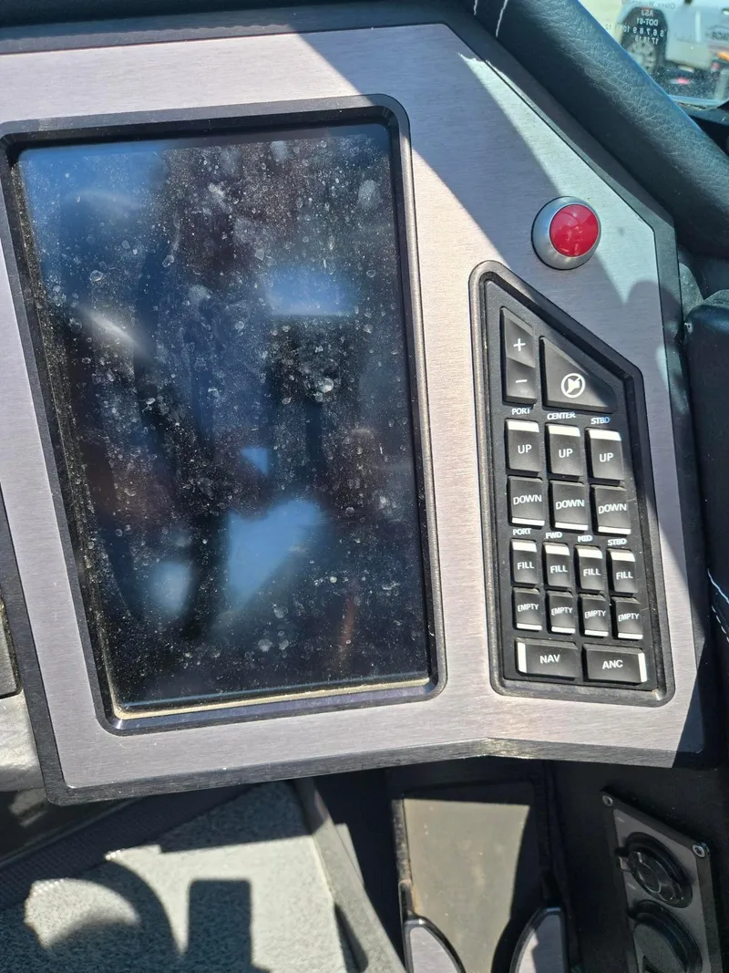 Slide: The Image of MasterCraft XStar 2018 - 11