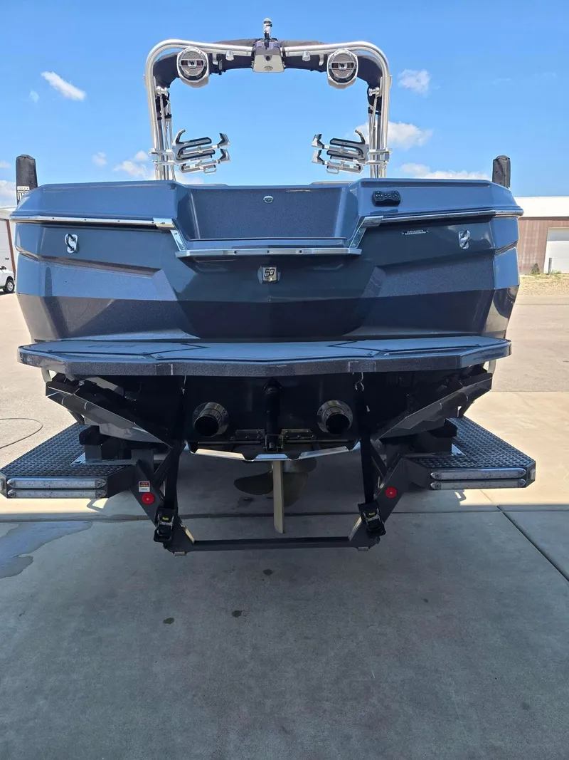 Slide: The Image of MasterCraft XStar 2018 - 3