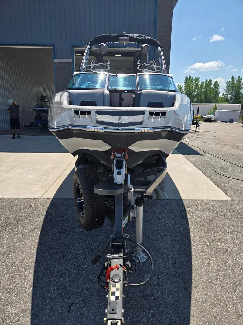 Slide: The Image of MasterCraft XStar 2018 - 4