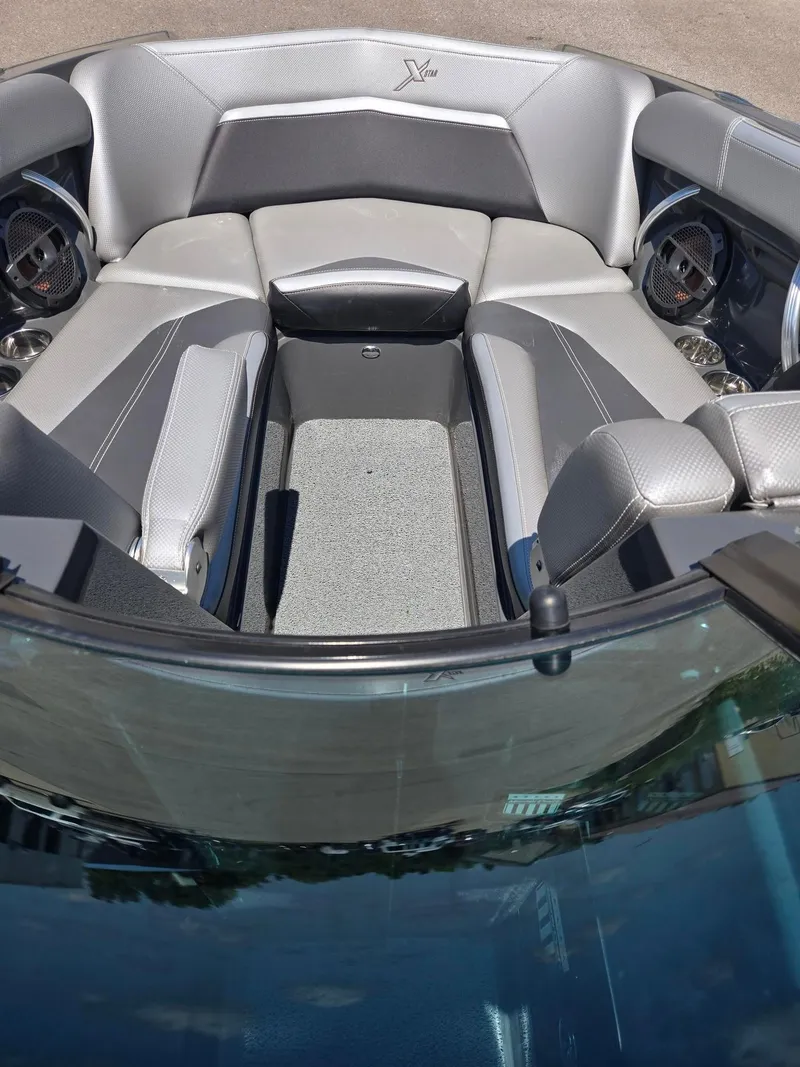 Slide: The Image of MasterCraft XStar 2018 - 6
