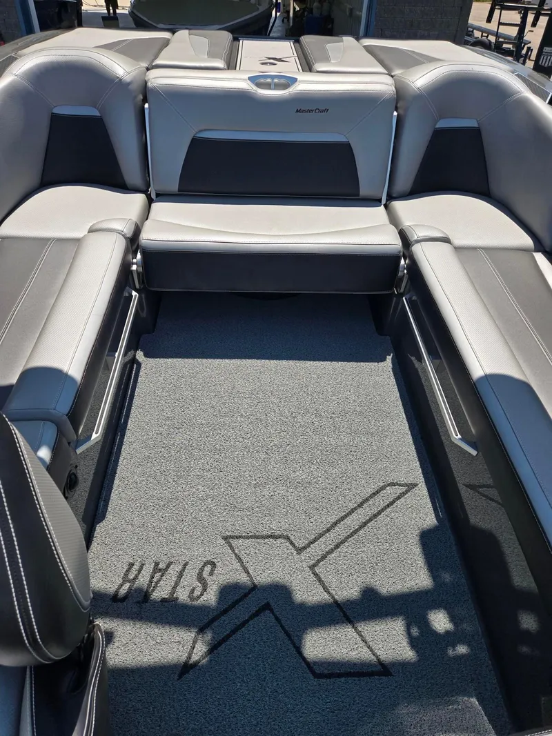 Slide: The Image of MasterCraft XStar 2018 - 7