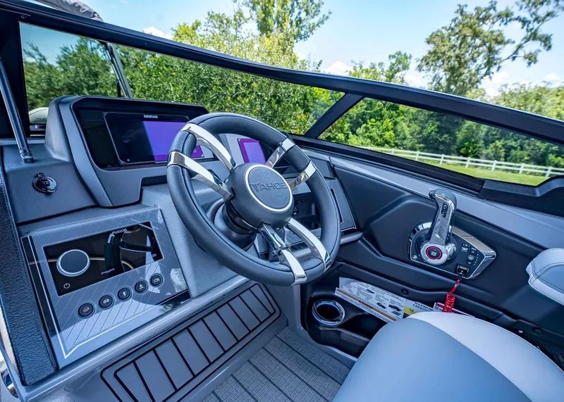 Slide: The Image of Tahoe Grand Tahoe LTD Elite Windshield 2025 - 22