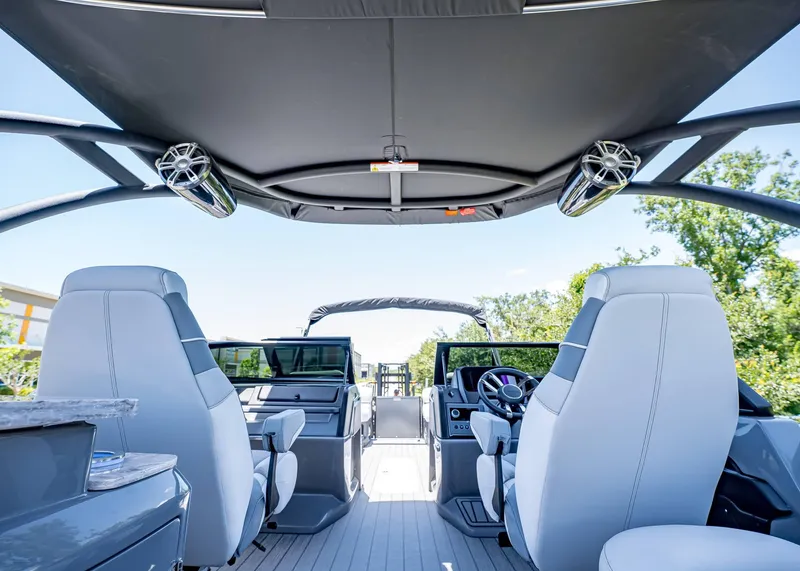 Slide: The Image of Tahoe Grand Tahoe LTD Elite Windshield 2025 - 28