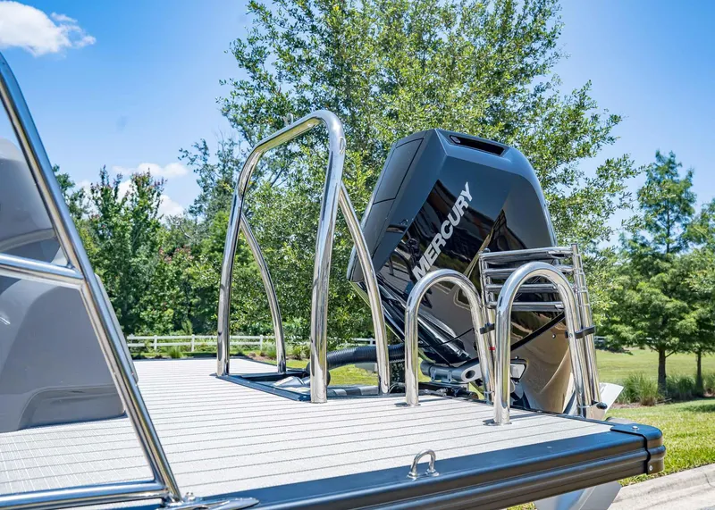 Slide: The Image of Tahoe Grand Tahoe LTD Elite Windshield 2025 - 5