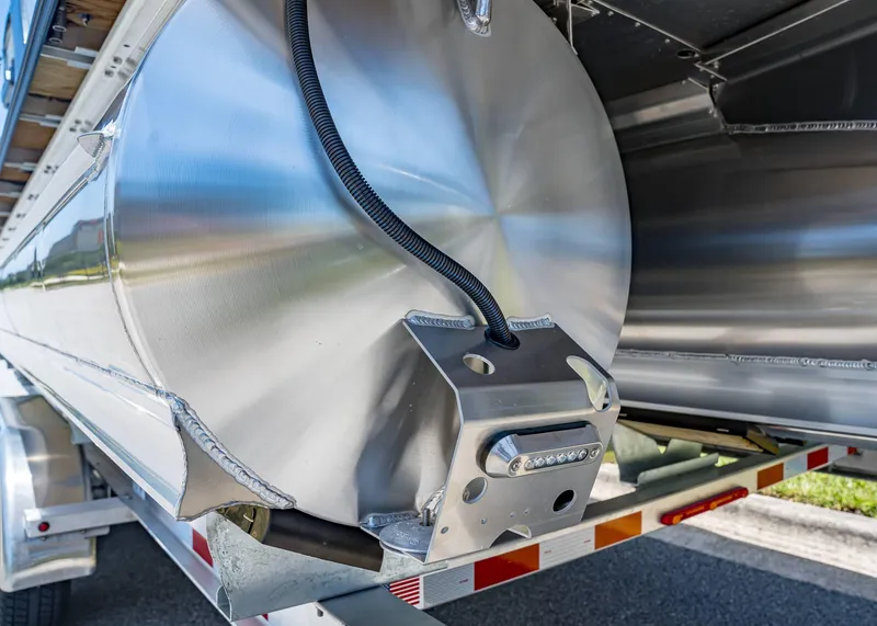 Slide: The Image of Tahoe Grand Tahoe LTD Elite Windshield 2025 - 8