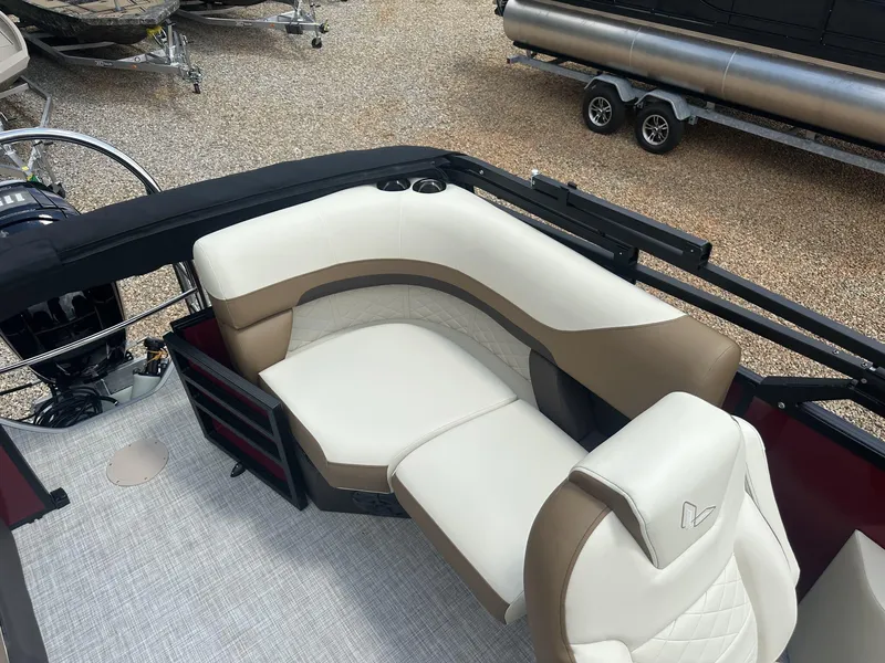 Slide: The Image of Lowe SS210 2025 - 8