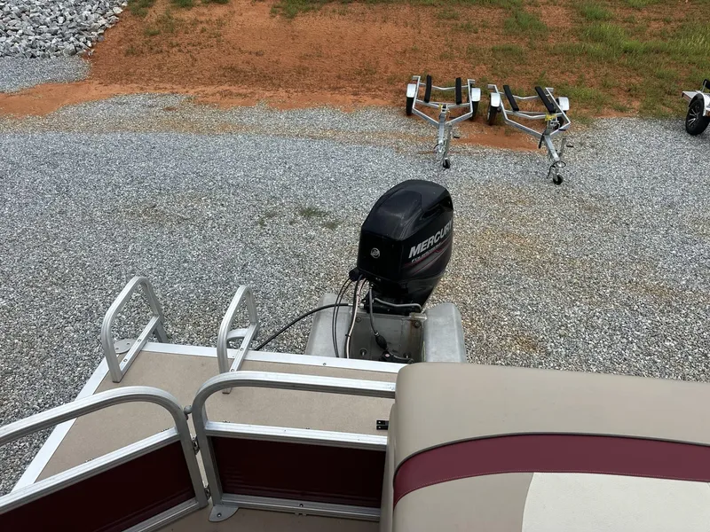 Slide: The Image of Sun Tracker Party Barge 20 DLX 20 DLX 2013 - 10