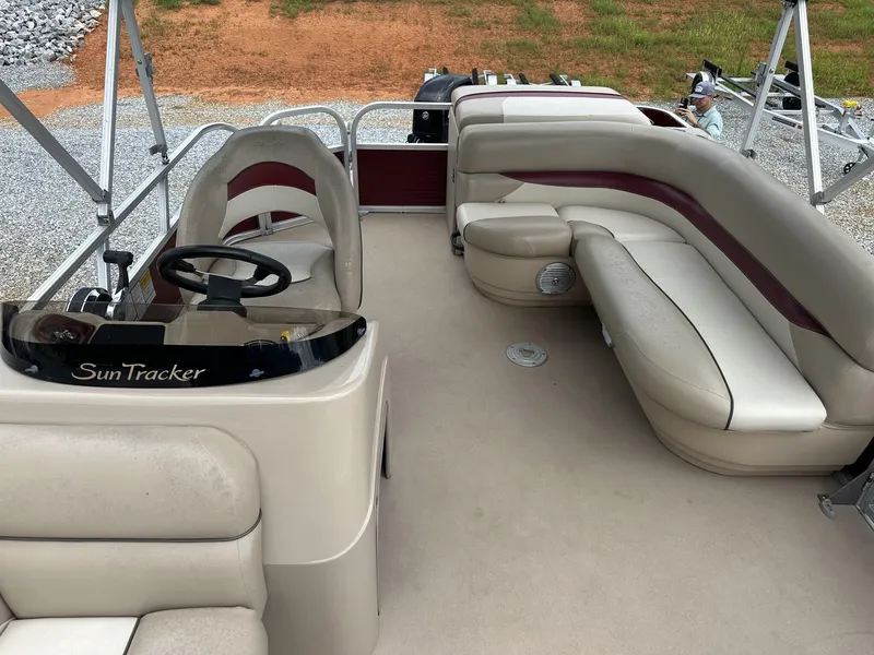 Slide: The Image of Sun Tracker Party Barge 20 DLX 20 DLX 2013 - 4