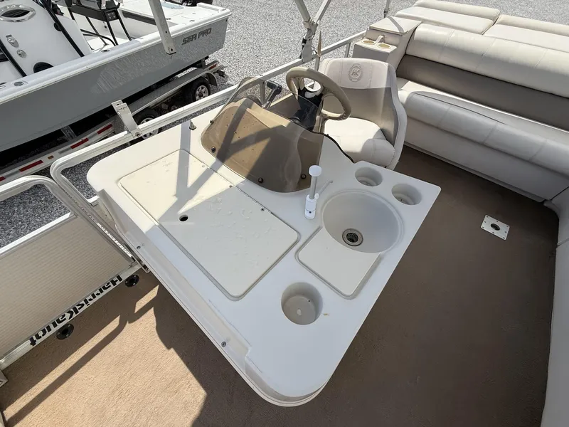 Slide: The Image of Harris Sunliner 220 BRAND NEW YAMAHA 90 SHO 2000 - 6