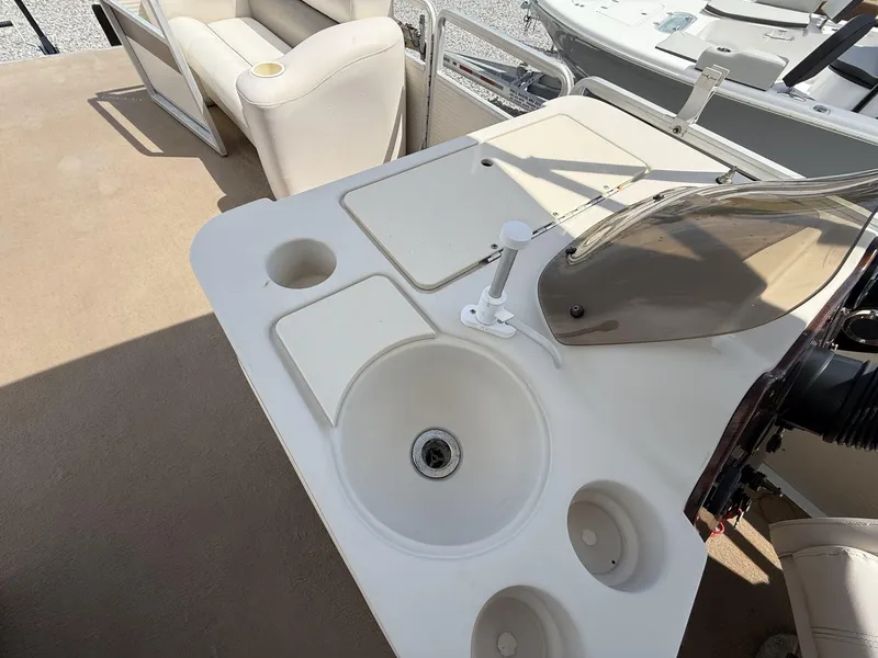 Slide: The Image of Harris Sunliner 220 BRAND NEW YAMAHA 90 SHO 2000 - 8