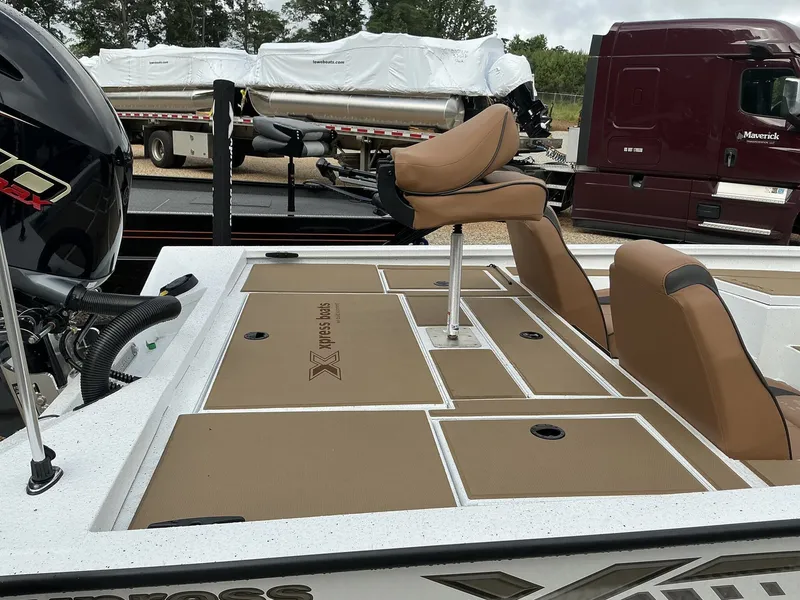 Slide: The Image of Xpress Hyper-Lift Bass Series H20 2026 - 5