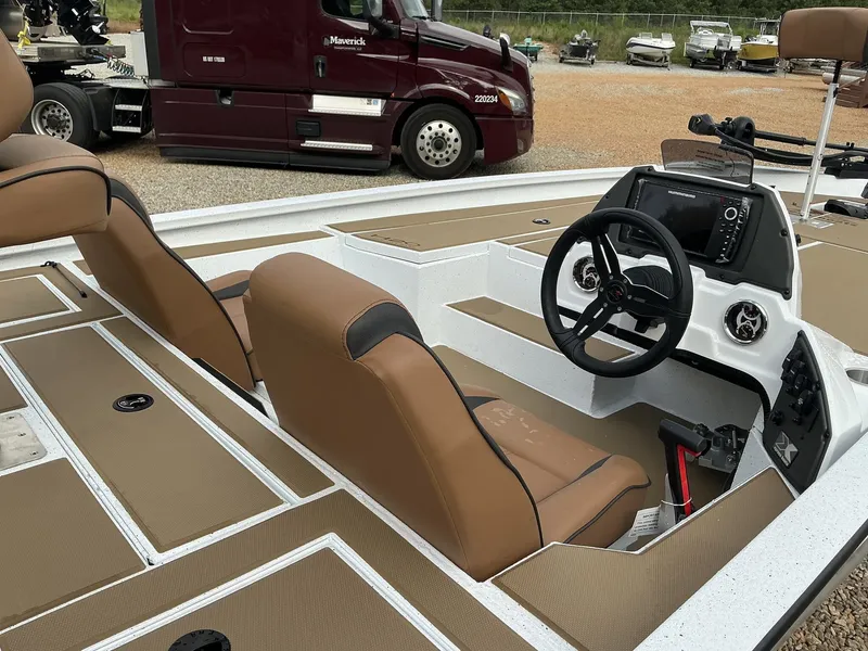 Slide: The Image of Xpress Hyper-Lift Bass Series H20 2026 - 6