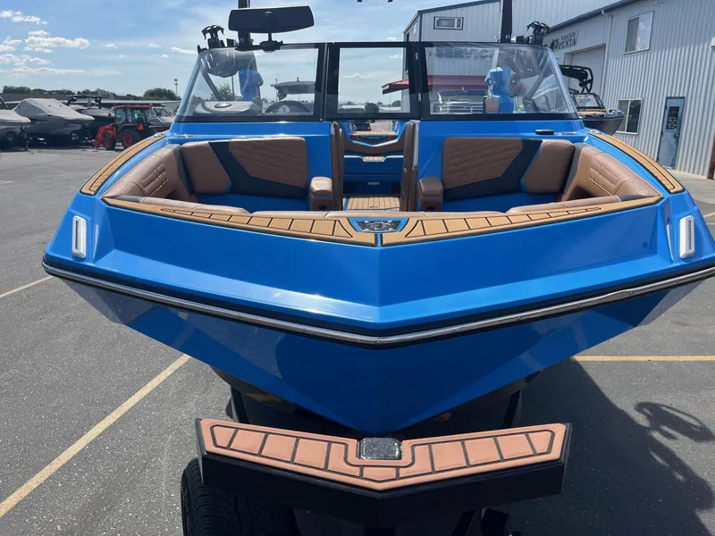 Slide: The Image of Nautique G23 2023 - 12