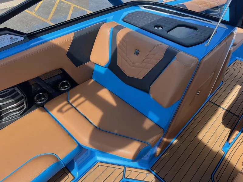 Slide: The Image of Nautique G23 2023 - 25