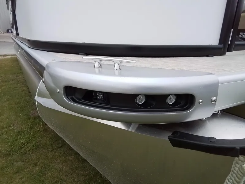 Slide: The Image of Premier 220 Sunscape RF 2025 - 13