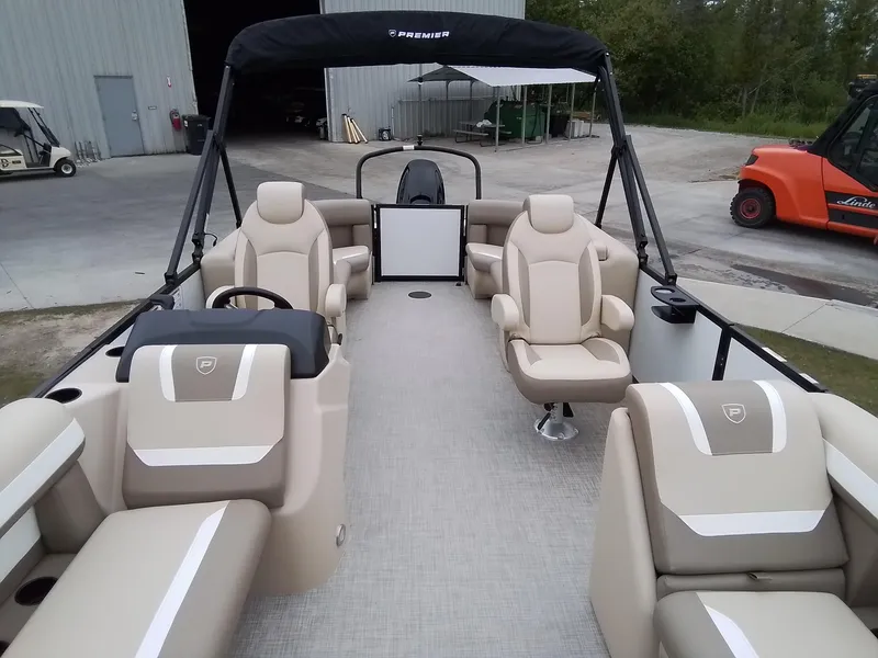 Slide: The Image of Premier 220 Sunscape RF 2025 - 15