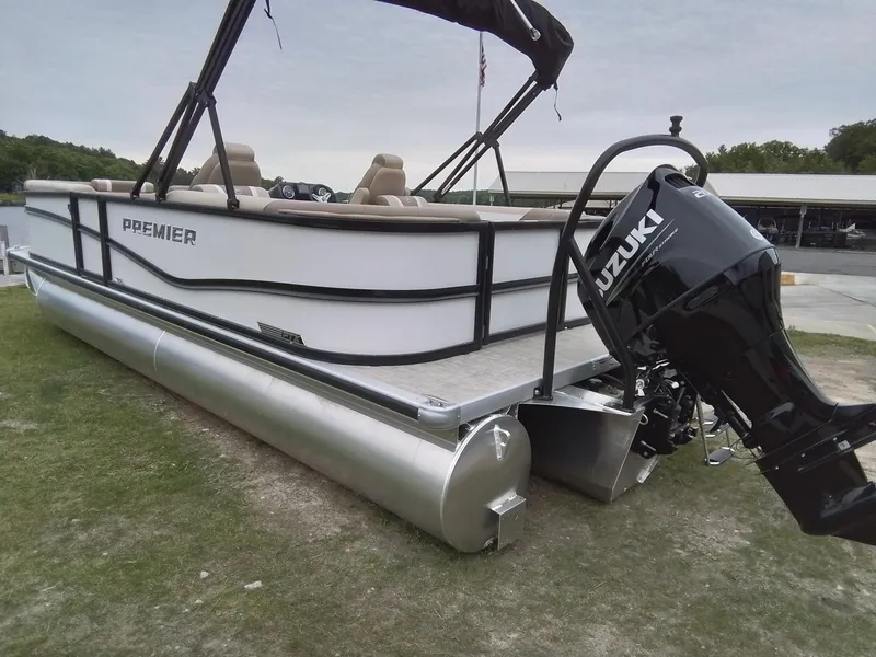 Slide: The Image of Premier 220 Sunscape RF 2025 - 6