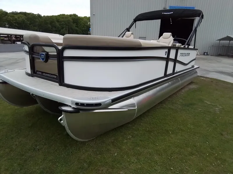 Slide: The Image of Premier 220 Sunscape RF 2025 - 8