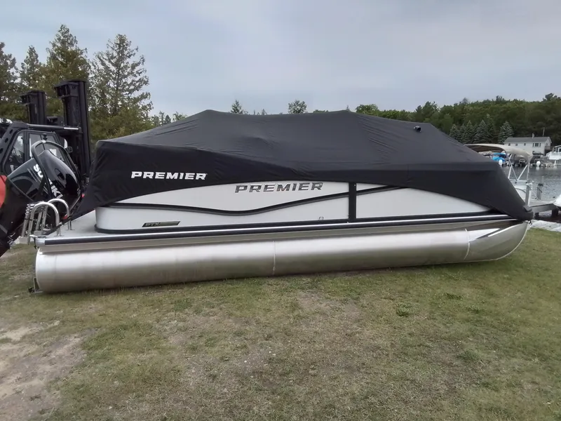 Slide: The Image of Premier 220 Sunscape RF 2025 - 9