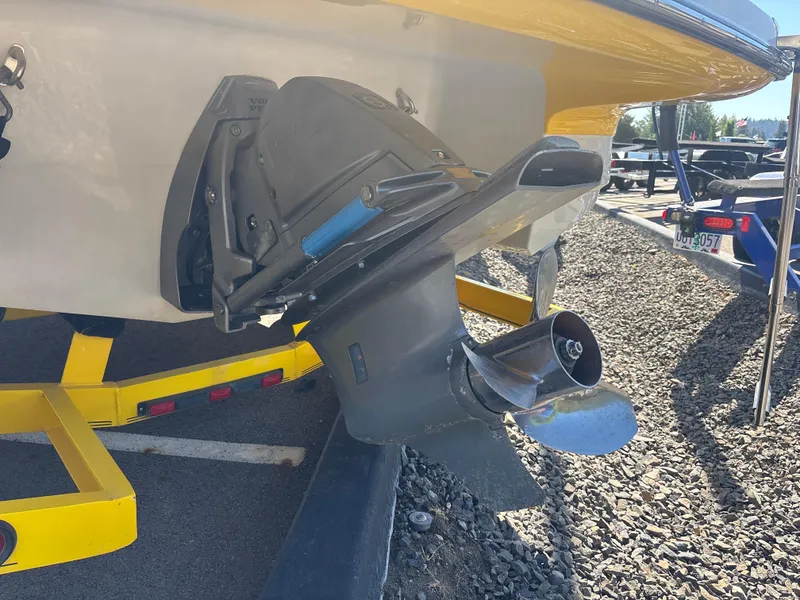 Slide: The Image of Reinell 220 LSE 2007 - 5