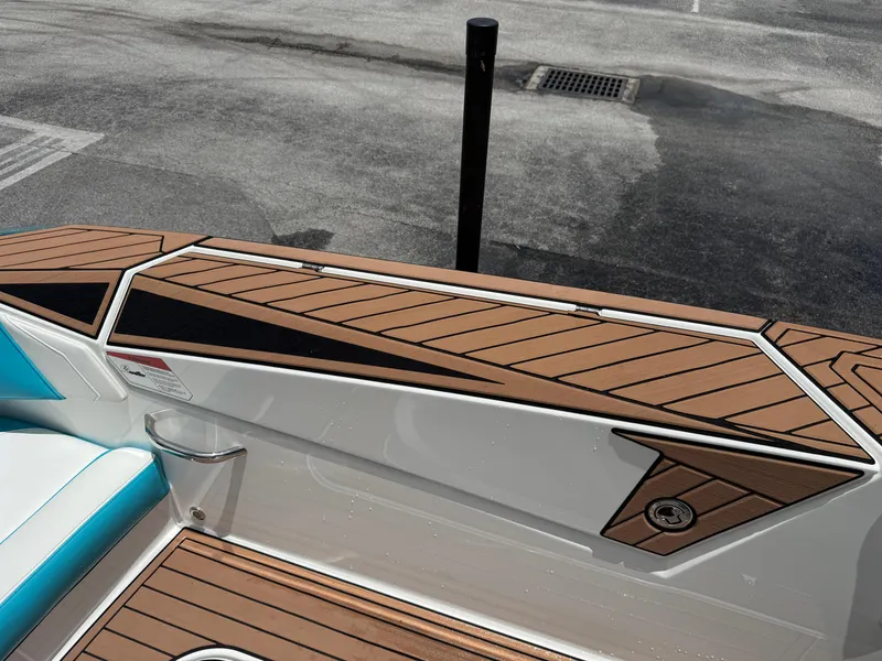 Slide: The Image of Nautique Ski Nautique 2019 - 14