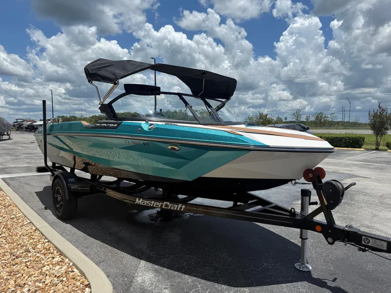 Slide: The Image of Nautique Ski Nautique 2019 - 4