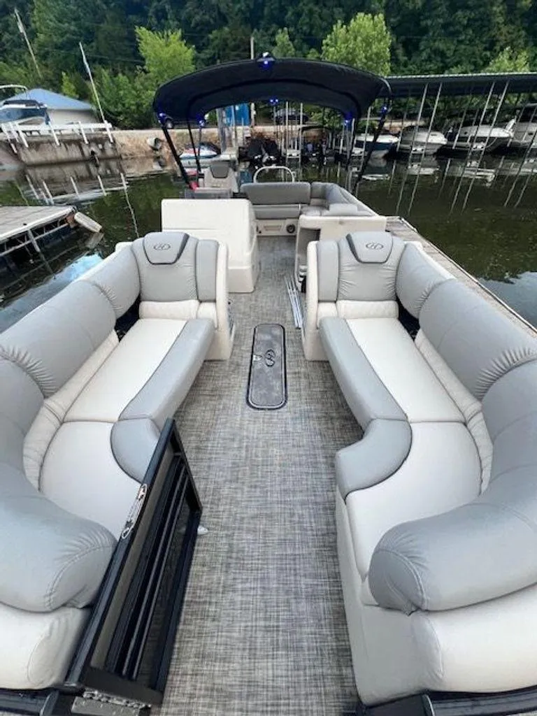 Slide: The Image of Harris 270 Grand Mariner 2019 - 10