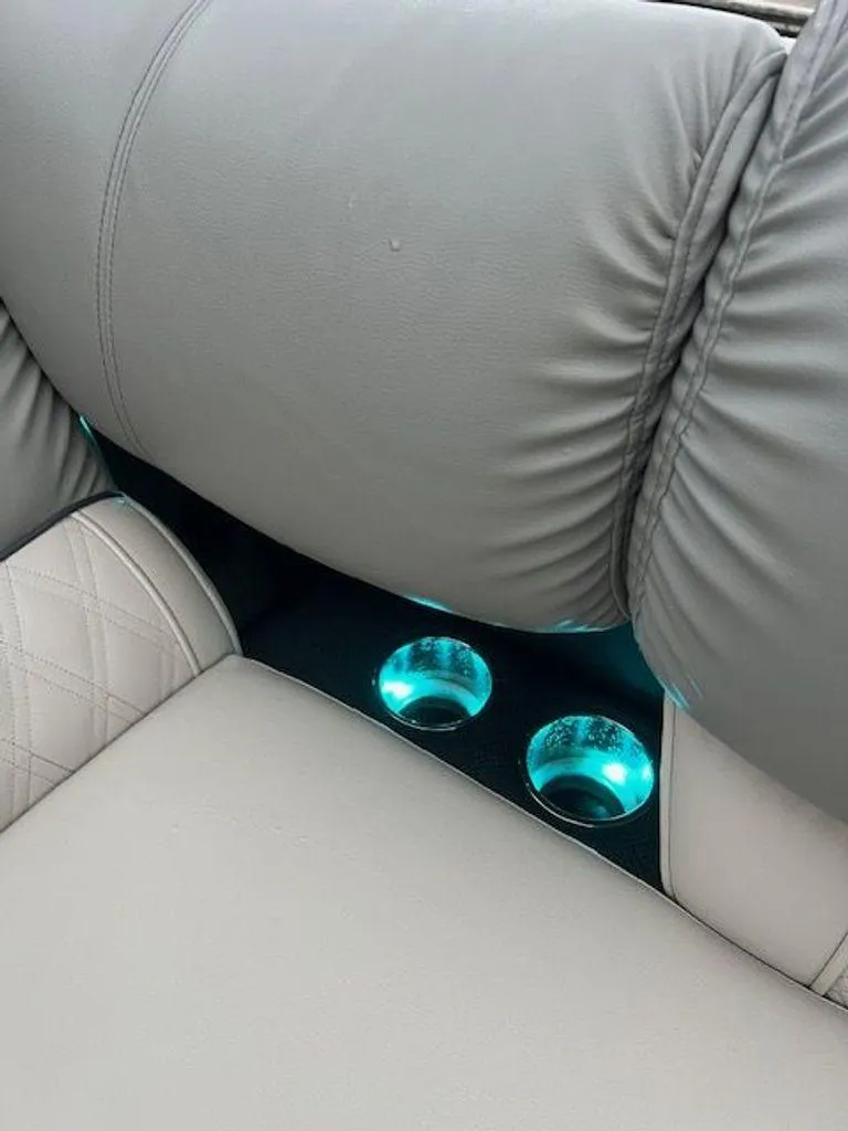 Slide: The Image of Harris 270 Grand Mariner 2019 - 11