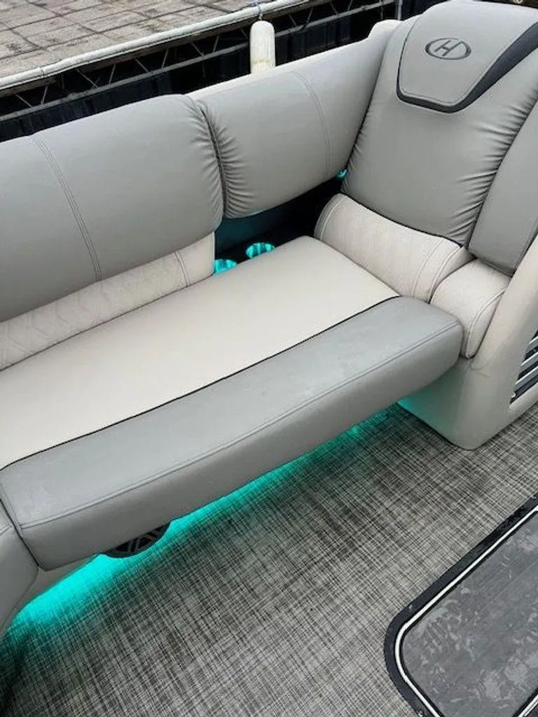 Slide: The Image of Harris 270 Grand Mariner 2019 - 13