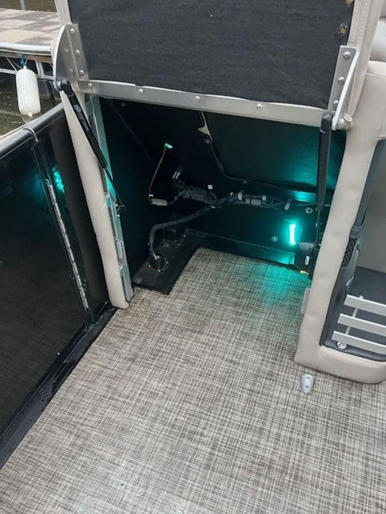 Slide: The Image of Harris 270 Grand Mariner 2019 - 18