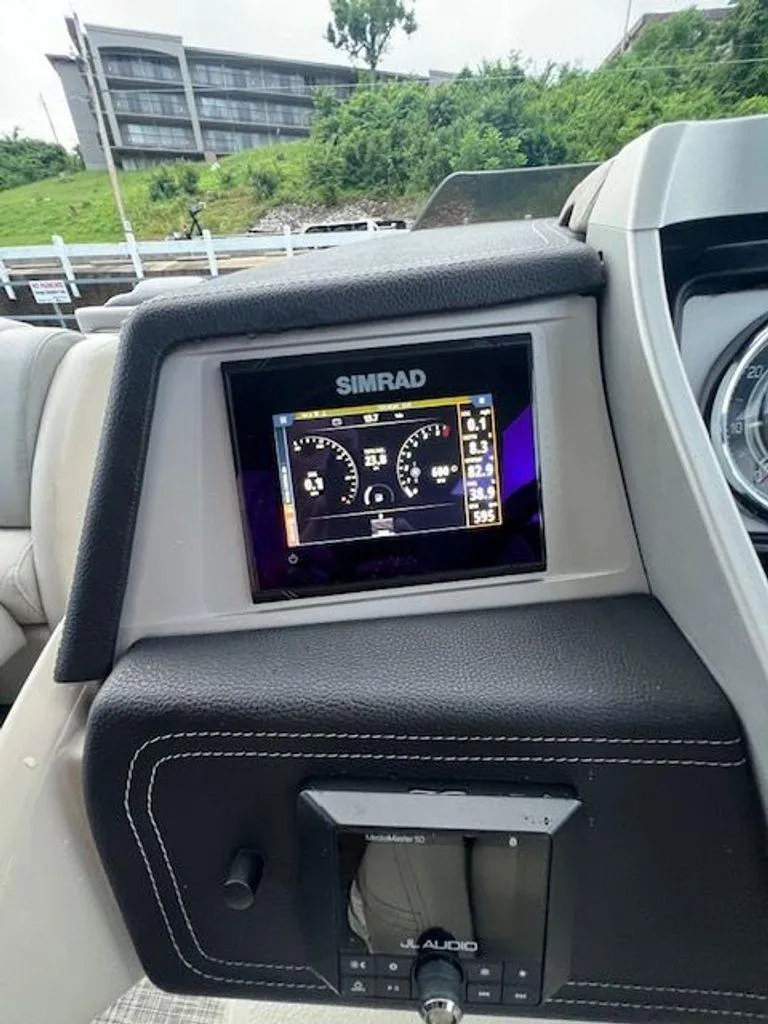 Slide: The Image of Harris 270 Grand Mariner 2019 - 24